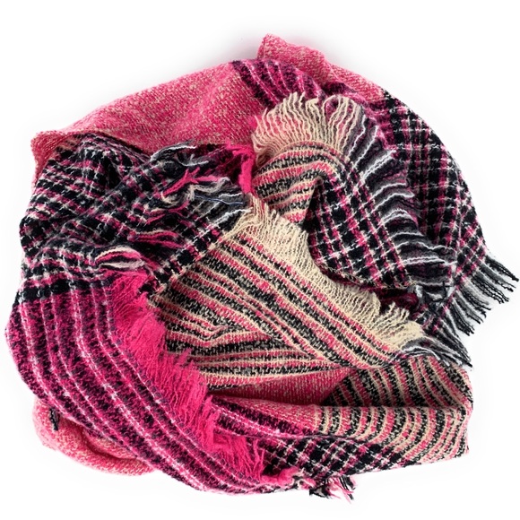 Plaid Blanket Scarf - Picture 8 of 9